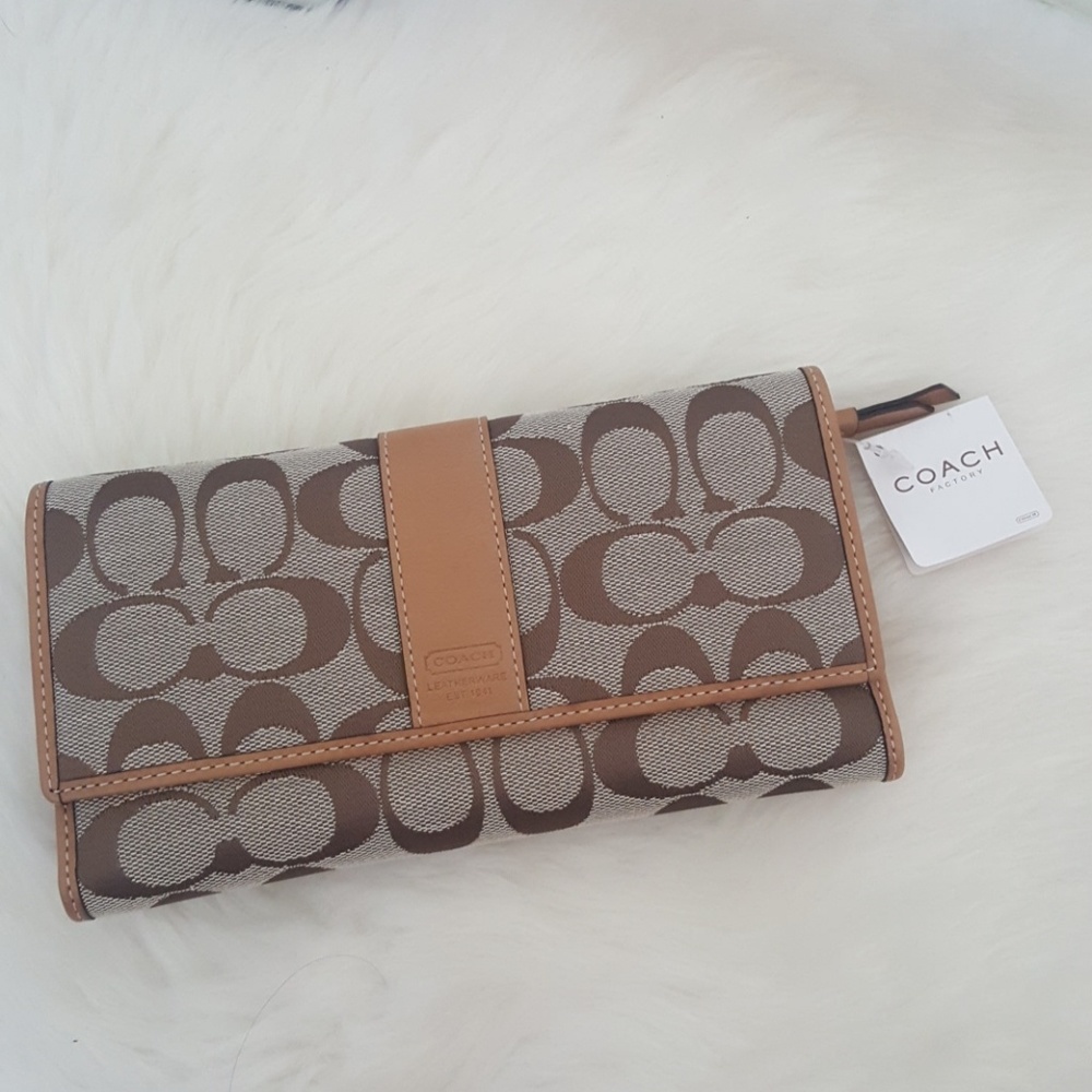 Signature Chkbk Coach wallet